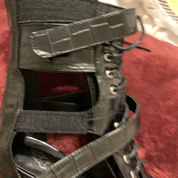 Size 8 open toe heels - Picture 3 of 8